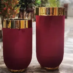 گلدان فلزی آیرین زرشکی با لبه طلایی (ارتفاع 67 سانتی )