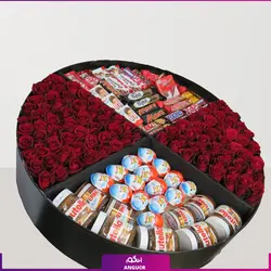 خرید آنلاین باکس گل رز با تزئین قلب و شکلات |باکس گل ولنتاین