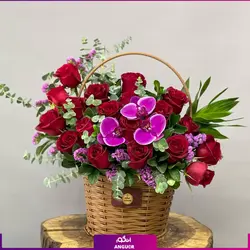 سبد گل رز و لیلیوم سفید | انگور