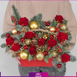 درخت کریسمس با نور  طلایی