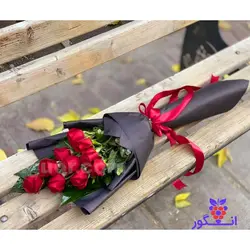 خرید اینترنتی دسته گل رز 10 شاخه ای به رنگ قرمز با قیمت مناسب همراه با ارسال