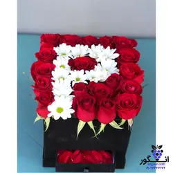 سفارش باکس گل حرف P (سفارش آنلاین با امکان مشاوره رایگان)