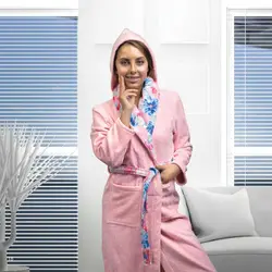 حوله پالتویی کلاه دار پامچال صورتی پودایران