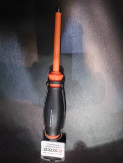 پیچ گوشتی عایق