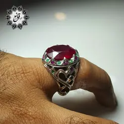 انگشتر شبکه قلب (طرح جدید) نگین یاقوت سرخ آفریقایی مخراج یاقوت سرخ و زمرد