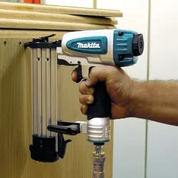 میخکوب بادی ماکیتا مدل AF505 Makita Pneumatic Nailer Model AF505 – فروشگاه اینترنتی ابزار آنلاین