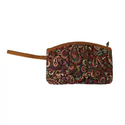 دستی ایران که امروزه در سطح جهان مشهور است ترمه و ترمه بافی مانند رومیزی و کیف ترمه  است.