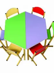 میز و صندلی ذوزنقه