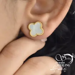گوشواره زنانه میخی ونکلیف سفید رنگ
