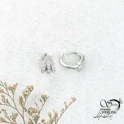 خرید و قیمت گوشواره نقره عیار925 سه لاین کد 14971 | خرید گوشواره نقره با نگین اتمی عیار925 در فروشگاه زیورآلات استرلینگ