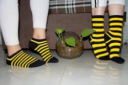 جوراب طرح زنبوری راه راه