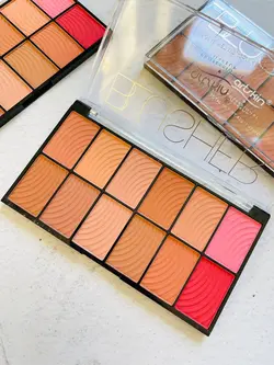 پالت رژگونه ارت اسکین