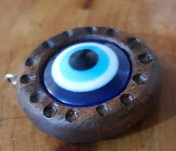 پلاک چوبی چشم نظر - فروشگاه اینترنتی صنایع دستی آردا کالا