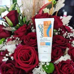 کرم ضد آفتاب SPF60 فاقد چربی لامینین (Laminin)
