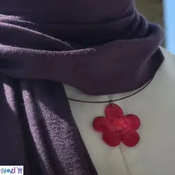 گردنبند رومانتویی طرح گل