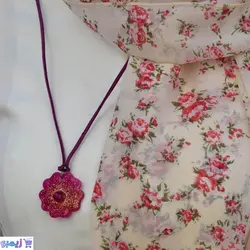 گردنبند طرح گل بنفش
