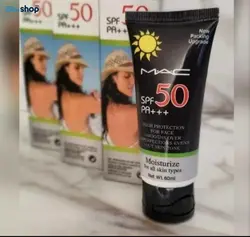 ضد آفتاب بی رنگ مک SPF 50 PA+++ مرطوب کننده برای انواع پوست Net Wt 60m - فروشگاه اینترنتی زیبا شاپ