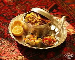 دمپخت شیرازی با سالاد شیرازی