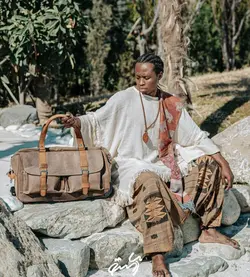 چمدان اسپرت ترکیب چرم و برزنت مدل ونداد