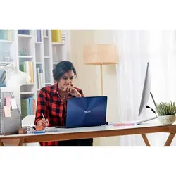 بدنه تمام فلزی از جنس آلومینیوم UX550VD یادآور طراحی‌های زیبای لپ‌تاپ‌های اپل است.