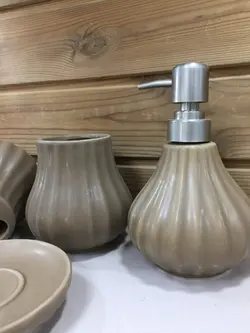 ست آینه و باکس سرویس بهداشتی ست سرویس بهداشتی 4تیکه کد21-1366 - فروشگاه ژیکو