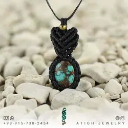 گردنبند فیروزه نیشابوری شجری سبز رضوی معدنی درشت با نقش و نگار زیبا رنگ صد درصد طبیعی بافت مکرومه وزن 1.71 گرم