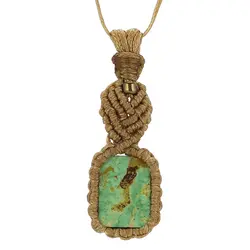 گردنبند فیروزه نیشابوری شجری تراش مستطیل معدنی با نقش و نگار زیبا رنگ صد درصد طبیعی بافت مکرومه عسلی وزن 2.3 گرم