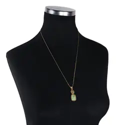 گردنبند فیروزه نیشابوری شجری تراش مستطیل معدنی با نقش و نگار زیبا رنگ صد درصد طبیعی بافت مکرومه عسلی وزن 2.3 گرم