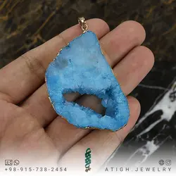 گردنبند ژئود کوارتز آبی بلور معدنی درشت سنگ درمانی بسیار زیبا و خوشرنگ همراه با زنجیر استیل ضد حساسیت طلایی یا بند چرم