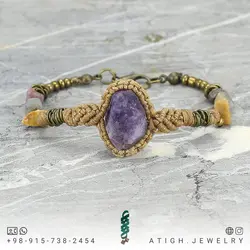 دستبند آمتیست تراش نخورده (راف)، آونتورین نارنجی، لابرادوریت، تورمالین صورتی تراش نخورده معدنی دور بافت مکرومه بافت کشویی فری سایز ضد استرس