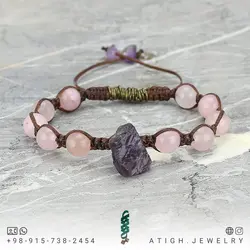 دستبند آمتیست راف ( تراش نخورده) و کوارتز صورتی (رز کوارتز) معدنی رنگ زیبا دور بافت کشویی فری سایز