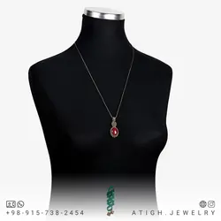 گردنبند عقیق سرخ بسیار خوشرنگ معدنی بافت مکرومه همراه بند چرم تخصصی چاکرای 1 و 2