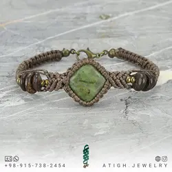 دستبند جاسپر سبز تراش لوزی و برنزیت معدنی تراش سکه ای نامنظم کیفیت عالی بسیار خوشرنگ بافت مکرومه دستساز