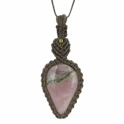 گردنبند کوارتز صورتی (رز کوارتز) معدنی تراش بیضی بسیار خوشرنگ با نقش و نگار منحصر به فرد تخصصی چاکرای قلب کوالیتی عالی بافت مکرومه دستساز