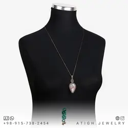 گردنبند کوارتز صورتی (رز کوارتز) معدنی تراش بیضی بسیار خوشرنگ با نقش و نگار منحصر به فرد تخصصی چاکرای قلب کوالیتی عالی بافت مکرومه دستساز