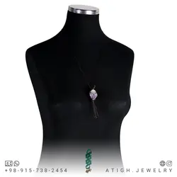 گردنبند فلوریت تراش نخورده (راف) معدنی خوشرنگ بافت مکرومه مشکی تخصصی چاکرای تاج همراه بند چرم