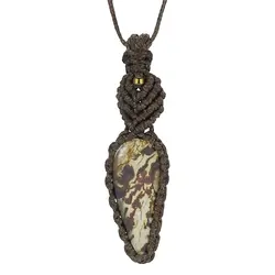 گردنبند عقیق شجری تراش اشکی دور بافت مکرومه دستساز با مناظر طبیعی بسیار زیبا همراه بند چرم