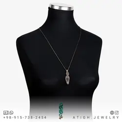 گردنبند عقیق شجری تراش اشکی دور بافت مکرومه دستساز با مناظر طبیعی بسیار زیبا همراه بند چرم