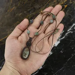 گردنبند جاسپر با رگه های خاص همراه عقیق خزه ای، لارویکیت و چشم ببر معدنی بافت مکرومه دستساز با نقش و نگار زیبا طبیعی