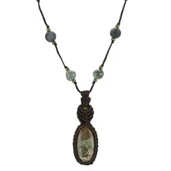 گردنبند جاسپر با رگه های خاص همراه عقیق خزه ای، لارویکیت و چشم ببر معدنی بافت مکرومه دستساز با نقش و نگار زیبا طبیعی