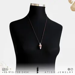 گردنبند آمتیست تراش منشوری با نقش و نگار منحصر به فرد کیفیت سنگ عالی طراحی خاص همراه بند چرم