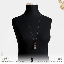 گردنبند فیروزه نیشابوری شجری رنگ صددرصد طبیعی تراش نخورده (راف) معدنی بافت مکرومه دستساز بسیار زیبا همراه بند چرم