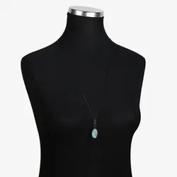 گردنبند فیروزه نیشابوری شجری رنگ صددرصد طبیعی آبی بسیار زیبا با نقش و نکار خاص درشت معدنی بافت مکرومه دستساز همراه بند چرم