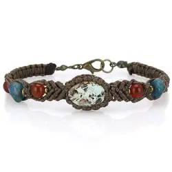 دستبند فیروزه نیشابوری با نقش نگار زیبا رنگ صد درصد طبیعی همراه کیانیت و عقیق سرخ معدنی بافت مکرومه دستساز بسیار زیبا و ظریف