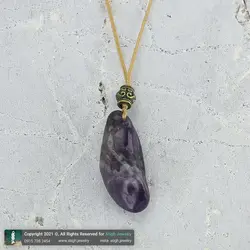 گردنبند آمتیست معدنی بسیار خوشرنگ تراش نامنظم سنگ درمانی تخصصی چاکرای هفتم با بند چرمی