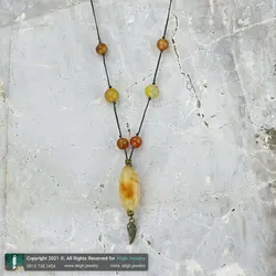گردنبند مهره لول عقیق سلیمانی زرد تراش لانه زنبوری، عقیق پرتغالی و زرد معدنی بند چرمی طرح بال