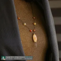 گردنبند مهره لول عقیق سلیمانی زرد تراش لانه زنبوری، عقیق پرتغالی و زرد معدنی بند چرمی طرح بال