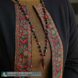 گردنبند مهره لول عقیق سلیمانی تبتی تراش شاخ با نقوش خاص، عقیق سرخ، لارویکیت، لاوا و صدف مشکی معدنی بافت گره ای