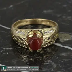 انگشتر عقیق سرخ تیره معدنی خوشرنگ رکاب طلا روس نگین کاری دور چنگ