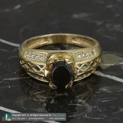 انگشتر عقیق سیاه معدنی تراش تخت رکاب طلا روس نگین کاری دور چنگ مزین به نگین های درخشان